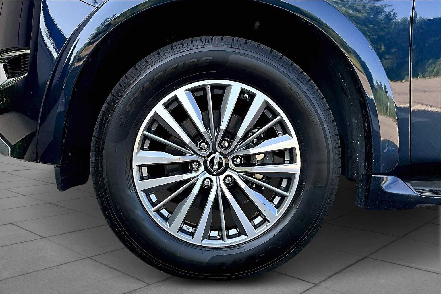 2023 Nissan Armada SL photo 10