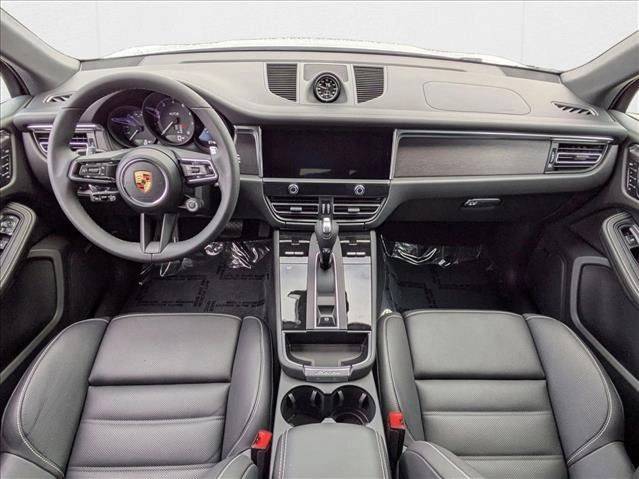 2026 Porsche Macan GTS photo 21