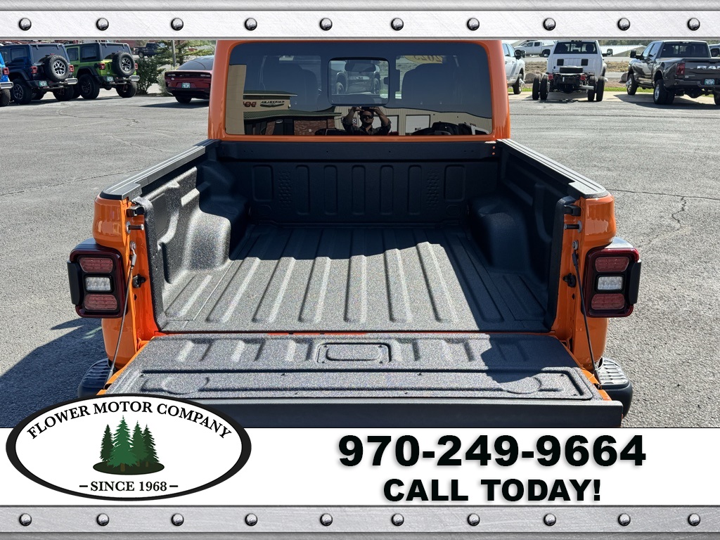 2025 Jeep Gladiator Mojave photo 12