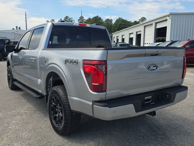 2025 Ford F-150 XLT photo 3