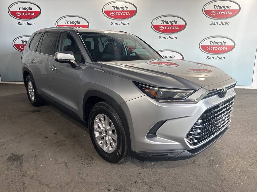 2024 Toyota Highlander Hybrid XLE photo 3