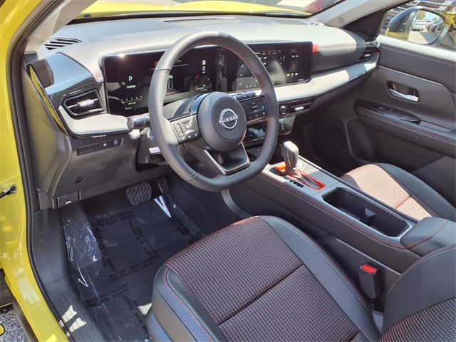 2026 Nissan Kicks SR photo 11