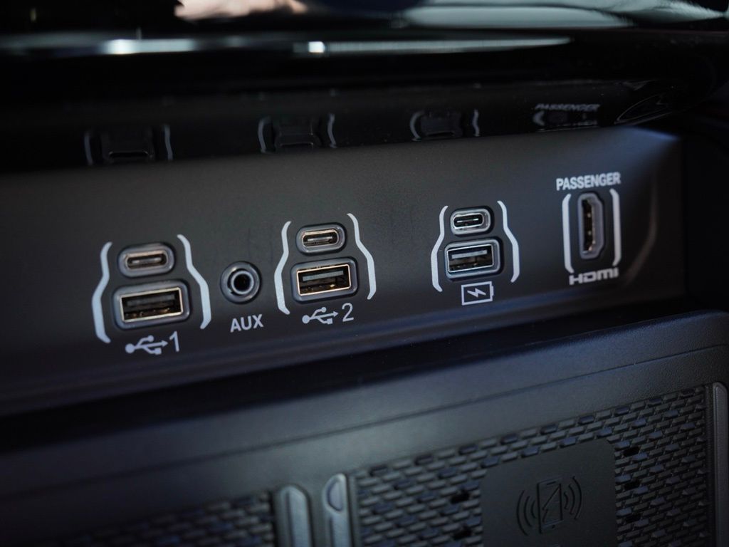 New 2026 Granite Crystal Metallic Clear-Coat Exterior Paint RAM Rebel image 18