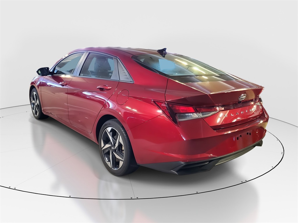 2023 Hyundai Elantra SEL photo 4