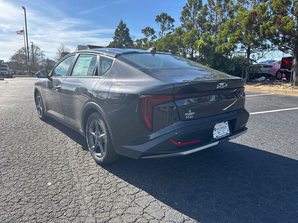 2025 Kia K4 LXS photo 2