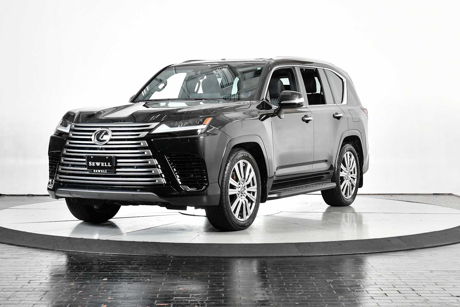 2023 Lexus LX Ultra Luxury's photo