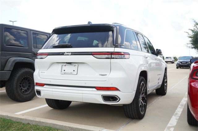 2025 Jeep Grand Cherokee Summit photo 9