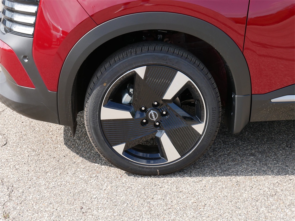 2025 Nissan Kicks SR photo 4