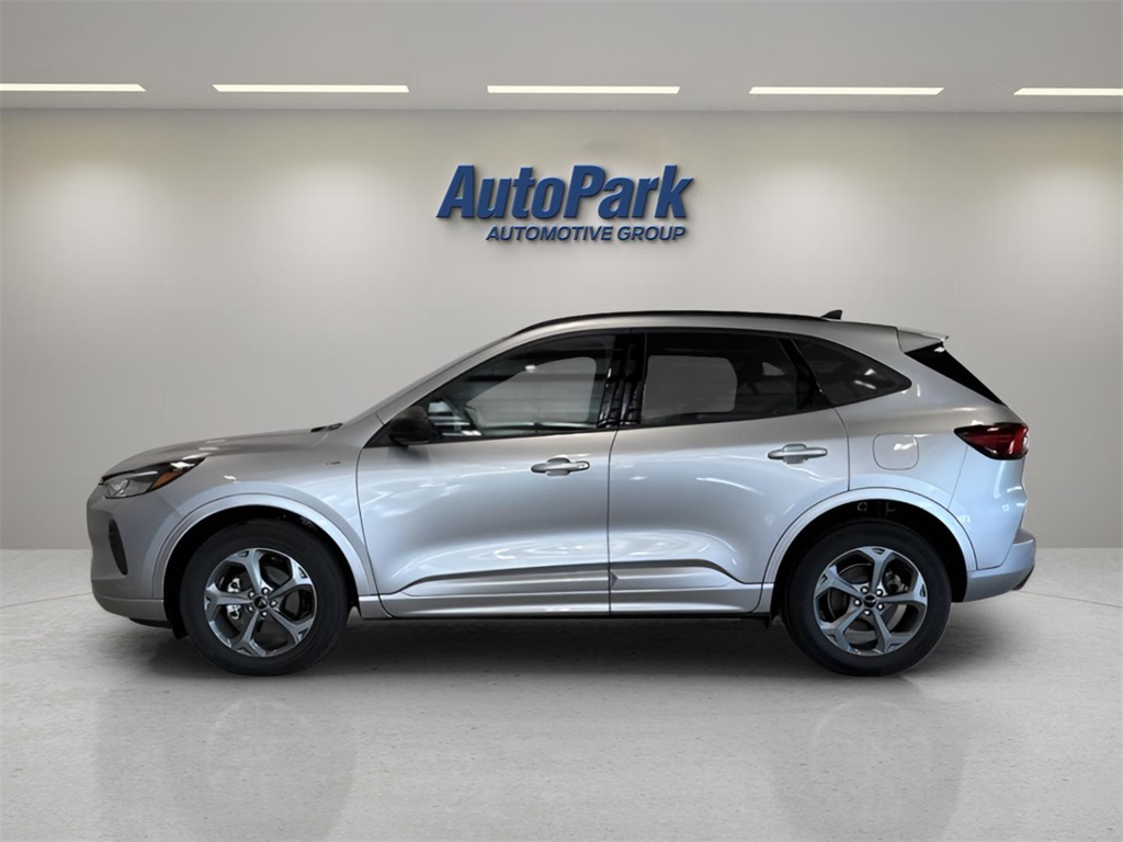 2023 Ford Escape ST-Line photo 4