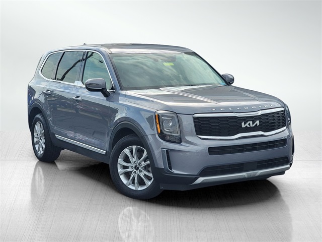 2022 Kia Telluride LX photo 3