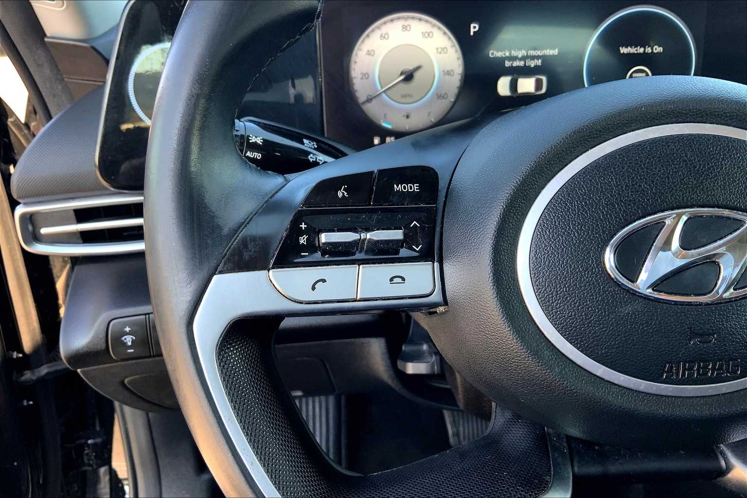 2021 Hyundai Elantra Limited photo 21