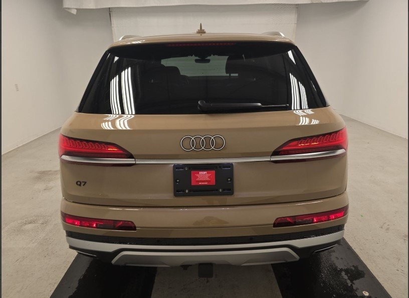 2025 Audi Q7 55 Premium Plus photo 3