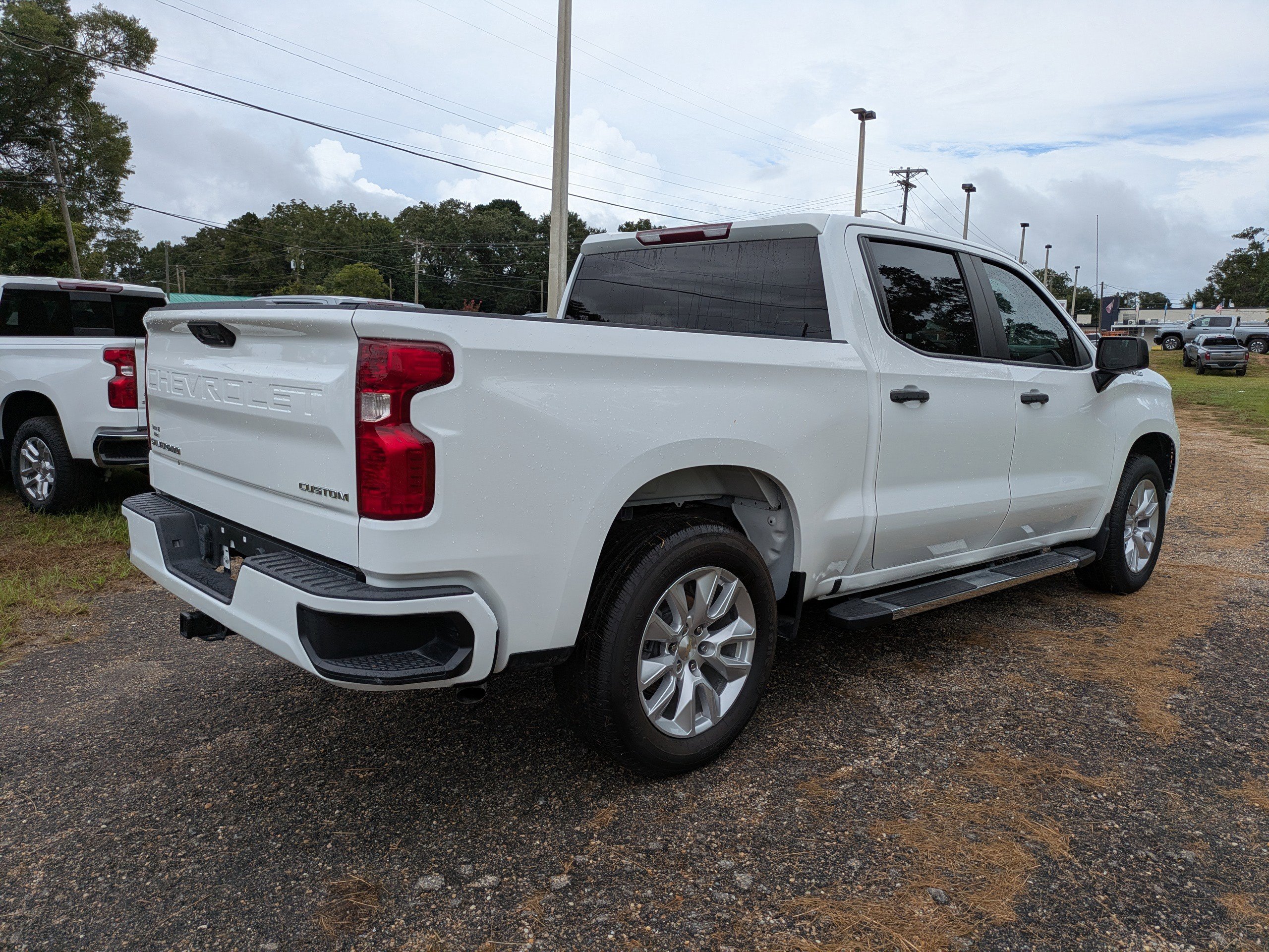 2022 Chevrolet Silverado 1500 Custom photo 4