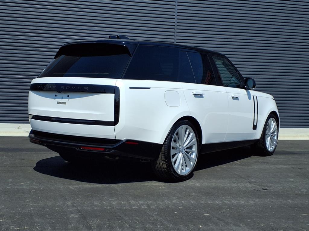 2024 Land Rover Range Rover SE photo 21