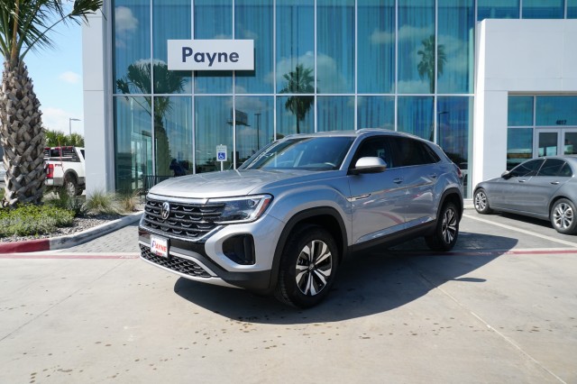 2026 Volkswagen Atlas Cross Sport SE's photo