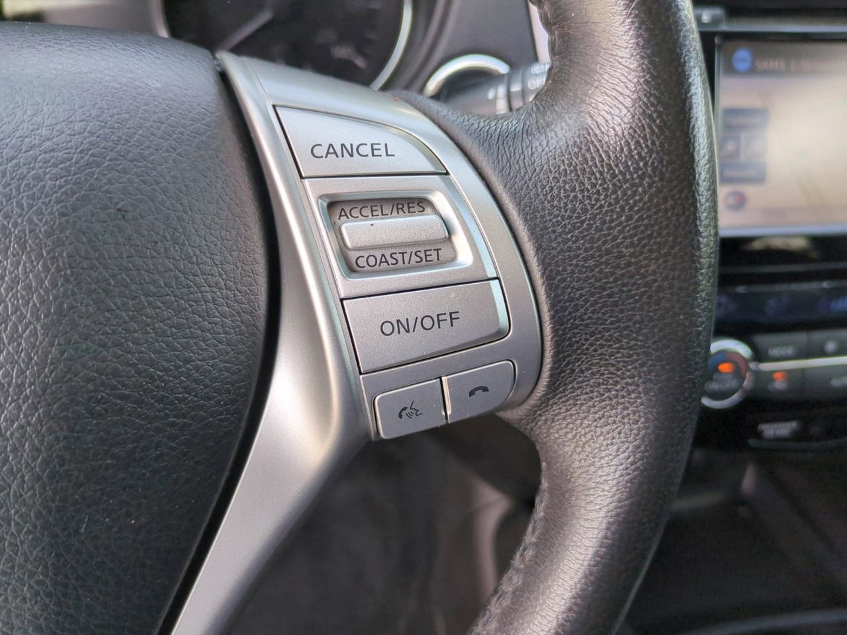 2016 Nissan Rogue SL photo 25