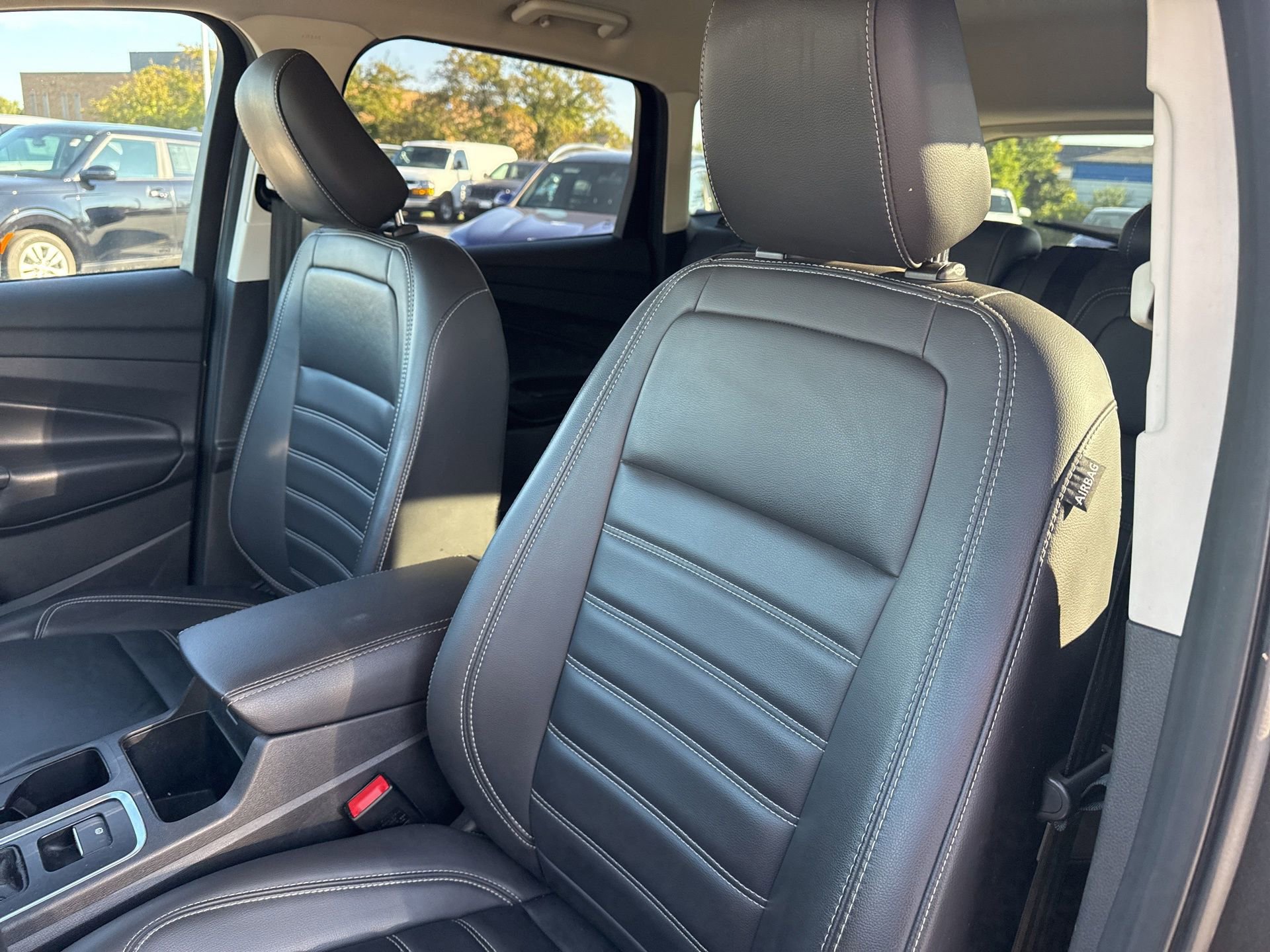 2019 Ford Escape SEL photo 10