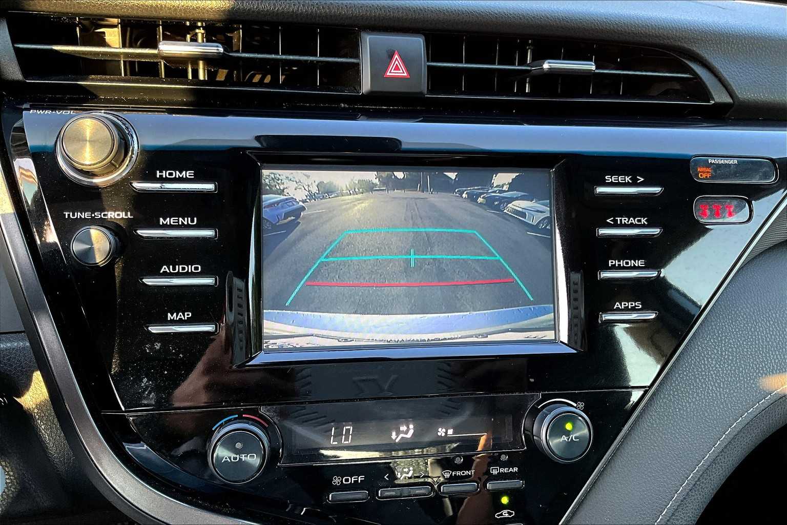 2019 Toyota Camry SE photo 24