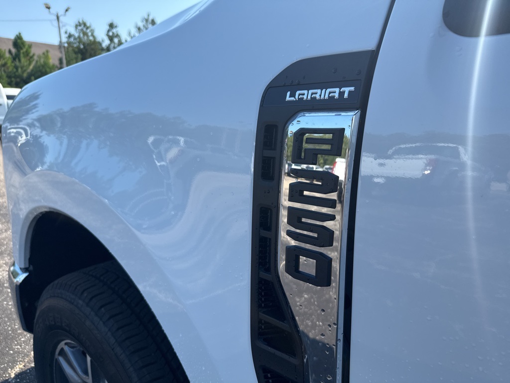 2026 Ford F-250 Lariat photo 18