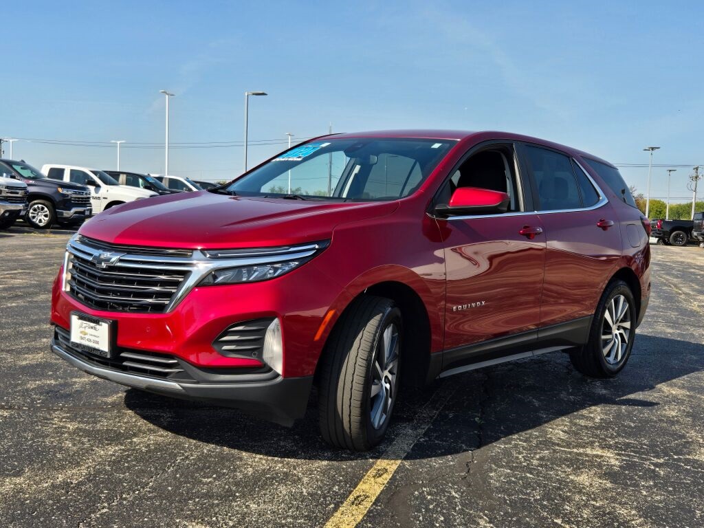 2024 Chevrolet Equinox LT photo 2