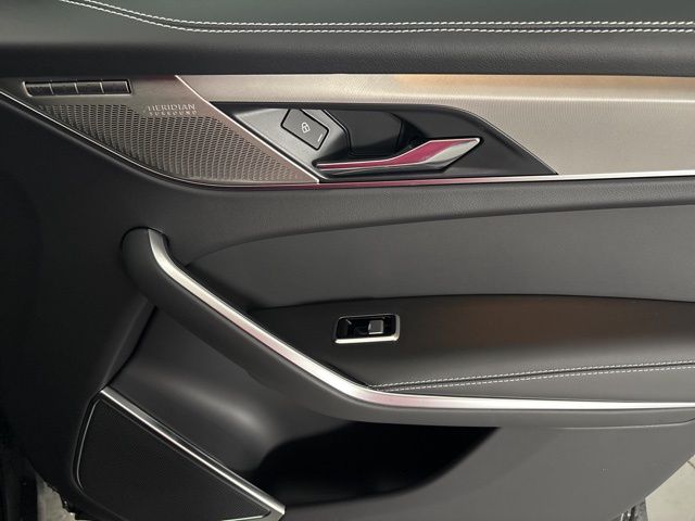 2026 Jaguar F-PACE P250 R-Dynamic S photo 27