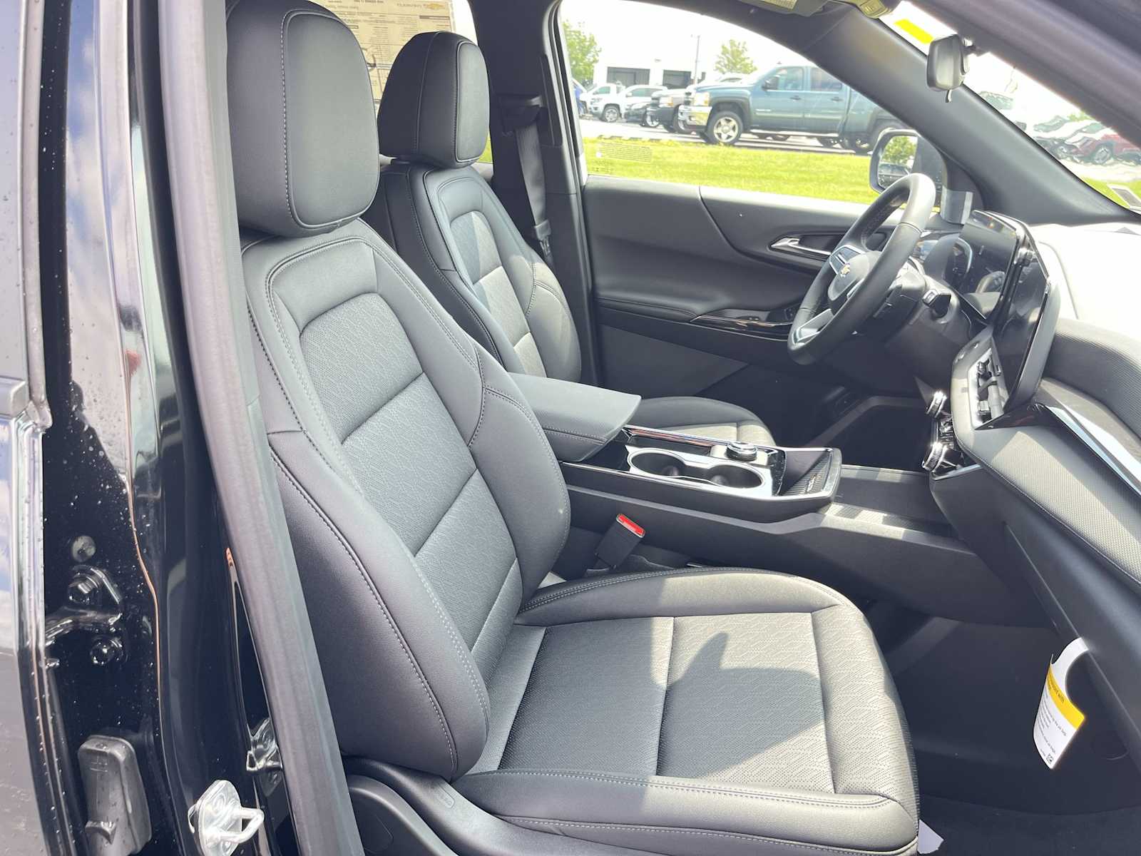 2026 Chevrolet Equinox LT photo 23