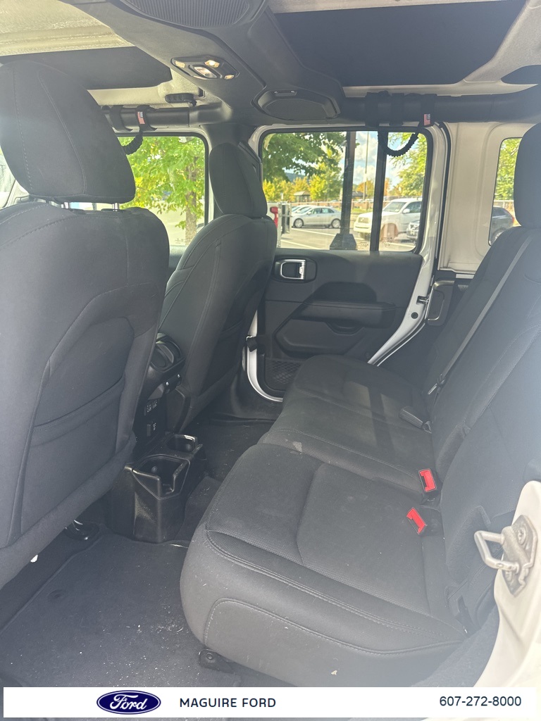 2019 Jeep Wrangler Unlimited Sahara photo 10