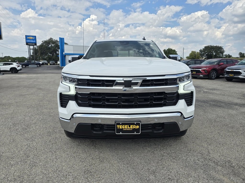 2025 Chevrolet Silverado 1500 LT photo 3