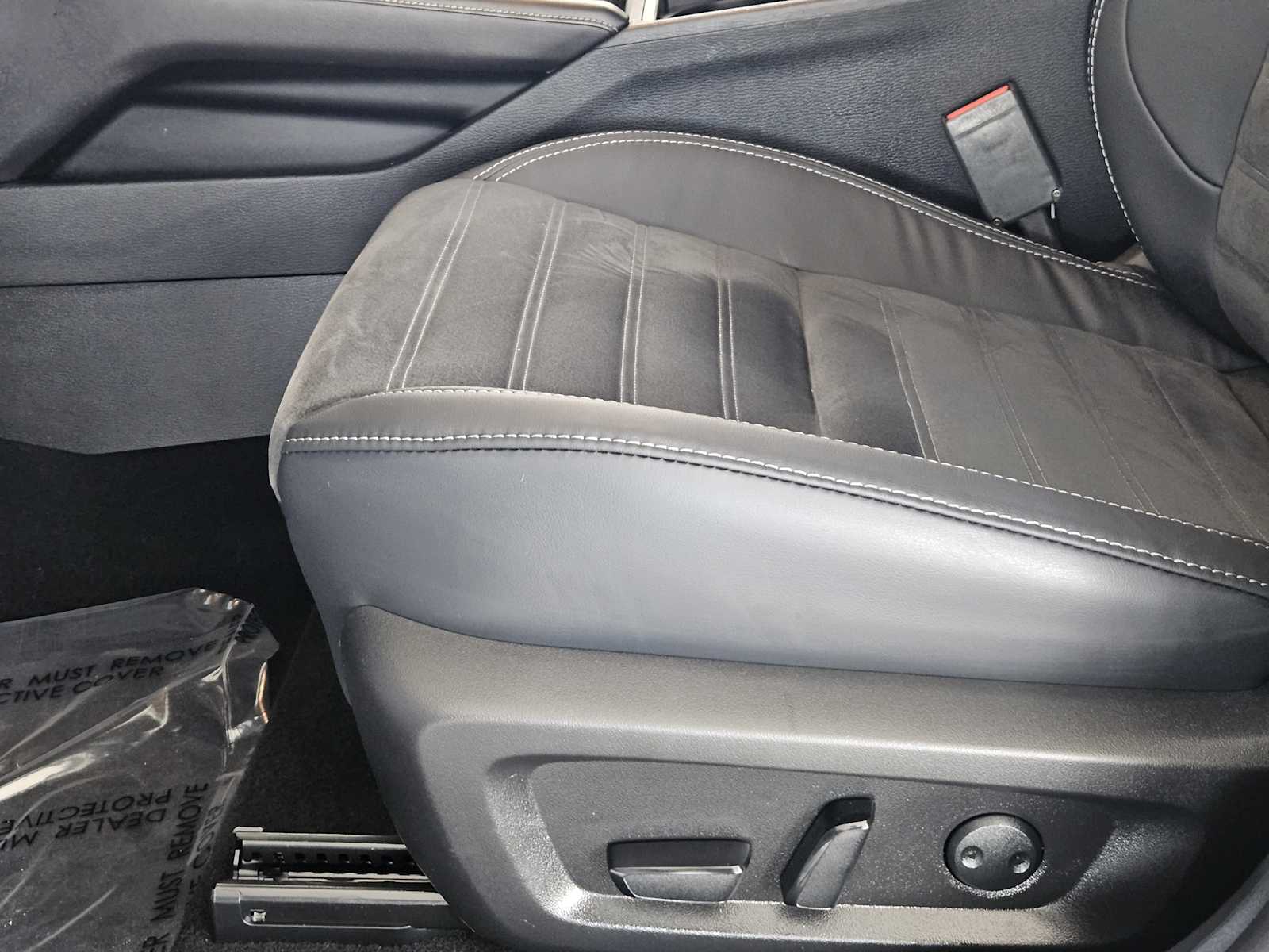 2022 Mitsubishi Outlander Black Edition photo 37