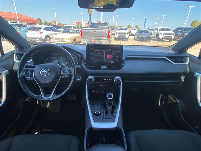 2022 Toyota RAV4 Hybrid SE photo 16