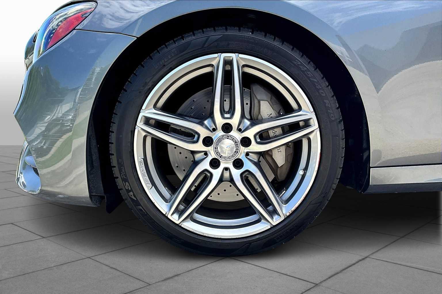 2017 Mercedes Benz E 300 Sport photo 9