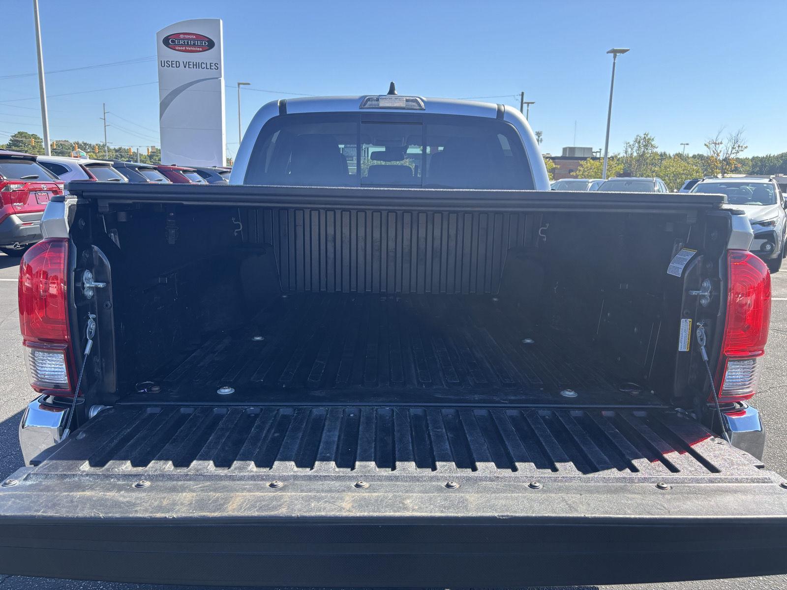 2022 Toyota Tacoma SR5 V6 photo 27