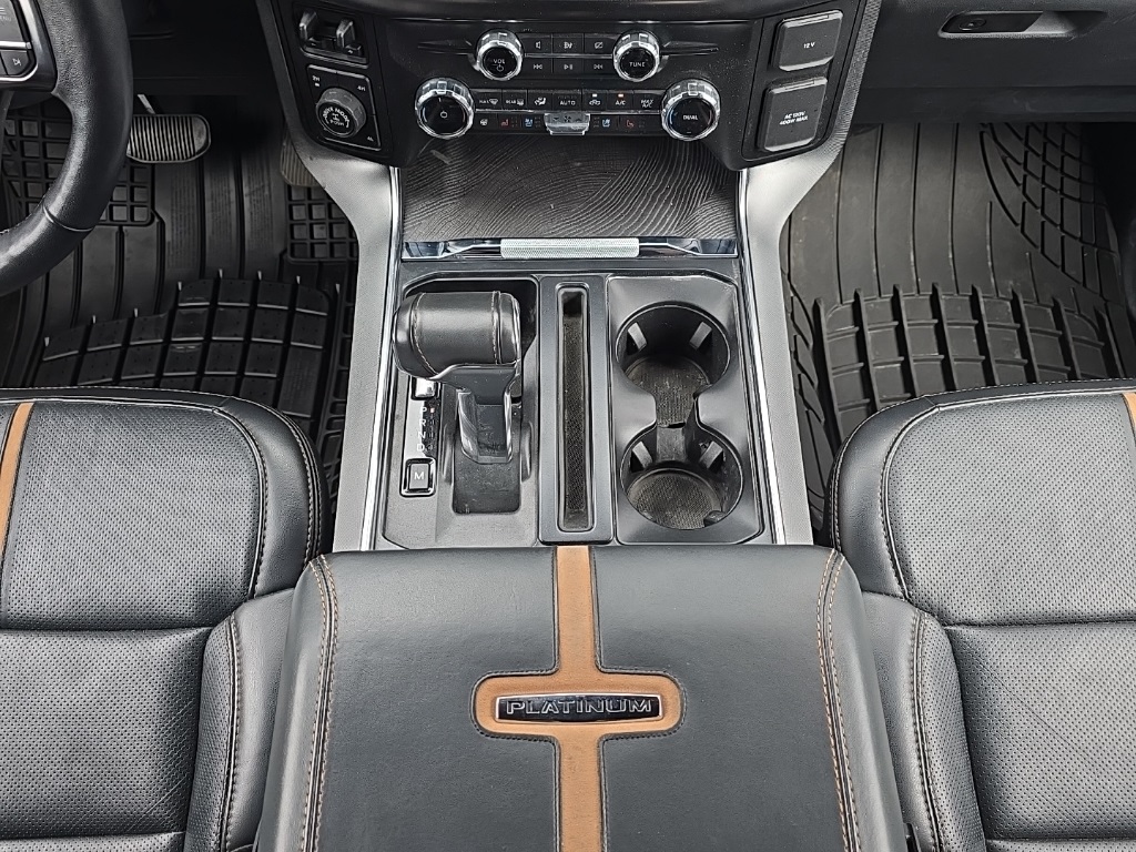 2022 Ford F-150 Platinum photo 17