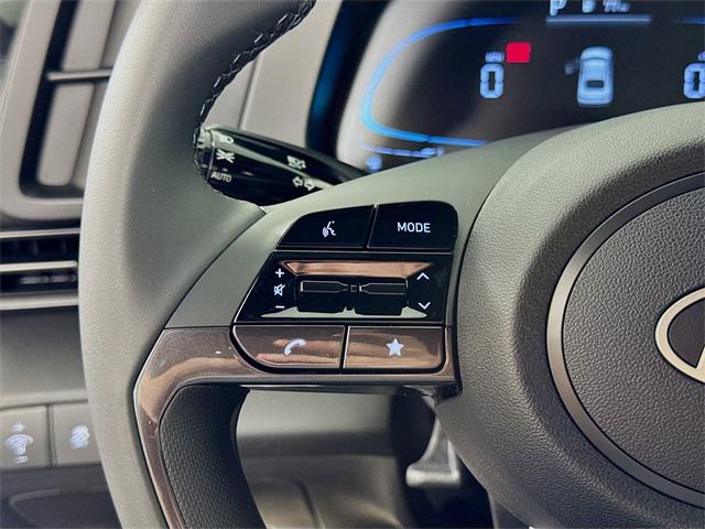2025 Hyundai Elantra SEL Sport photo 13