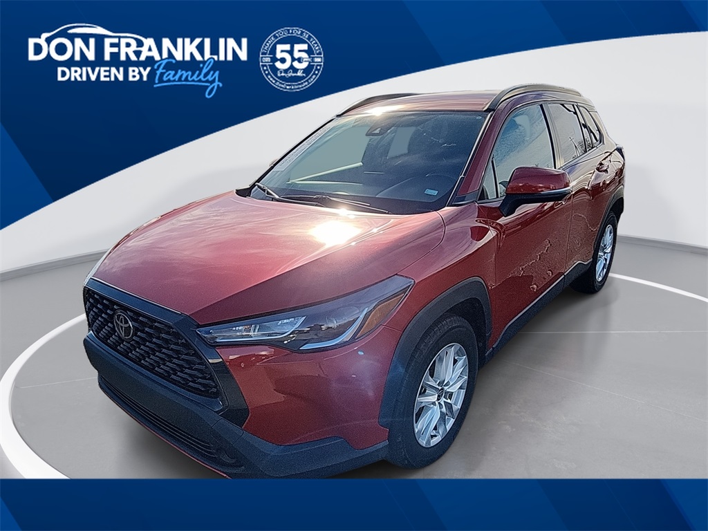 2022 Toyota Corolla Cross LE's photo