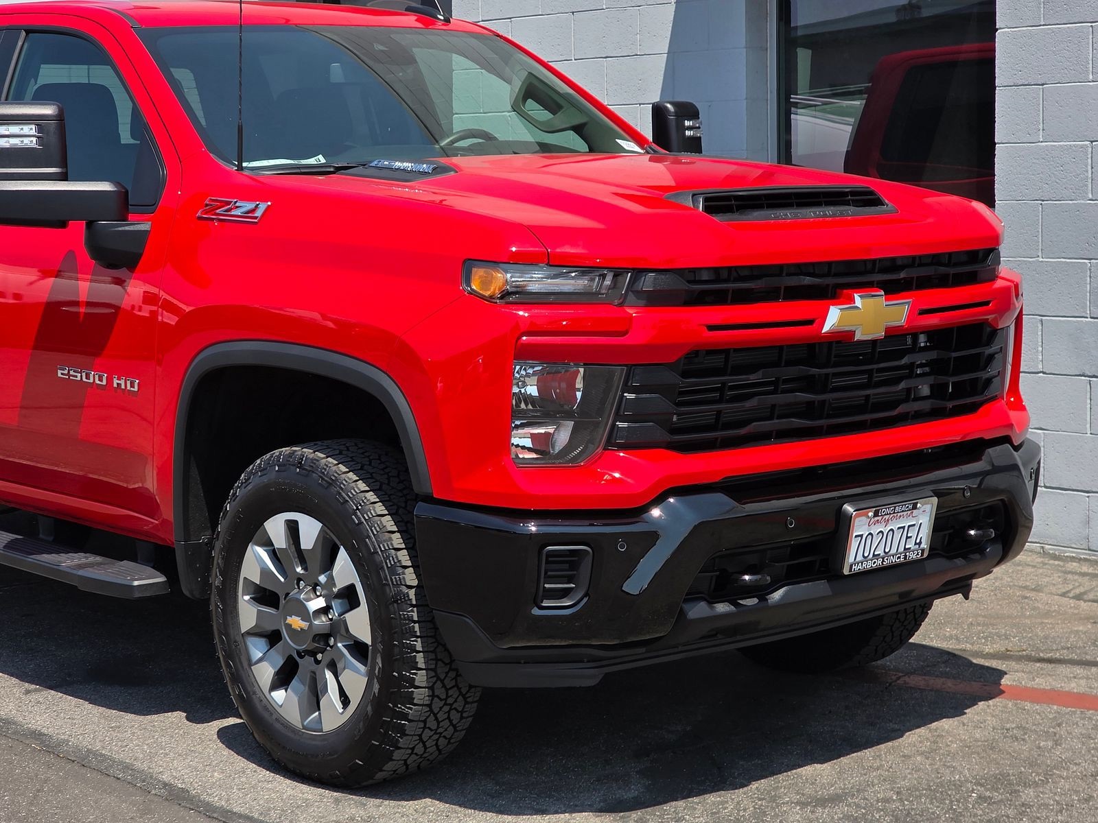 2025 Chevrolet Silverado 2500HD Custom photo 3