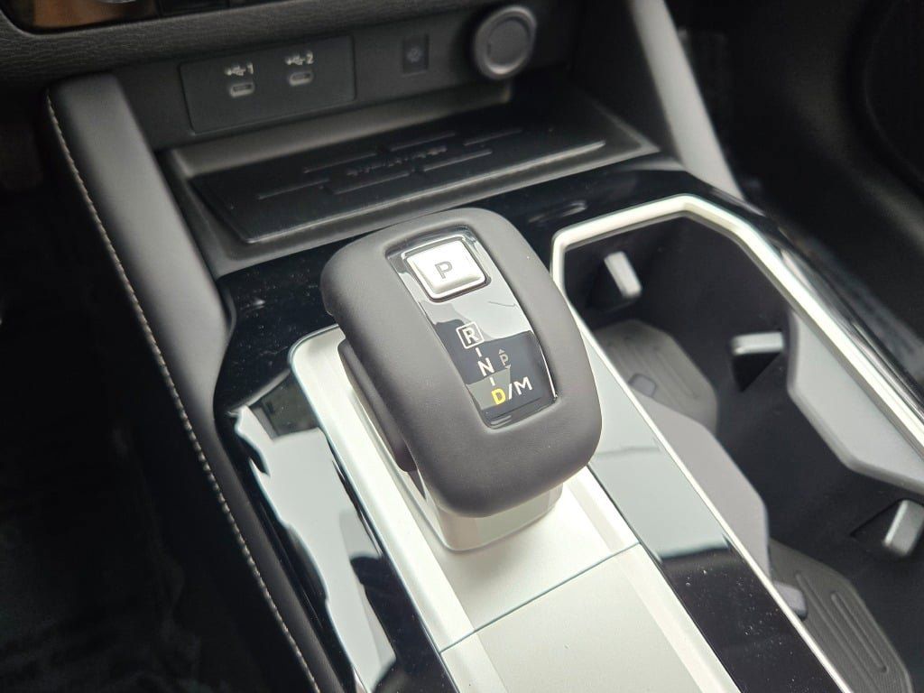 2025 Mitsubishi Outlander SE photo 7