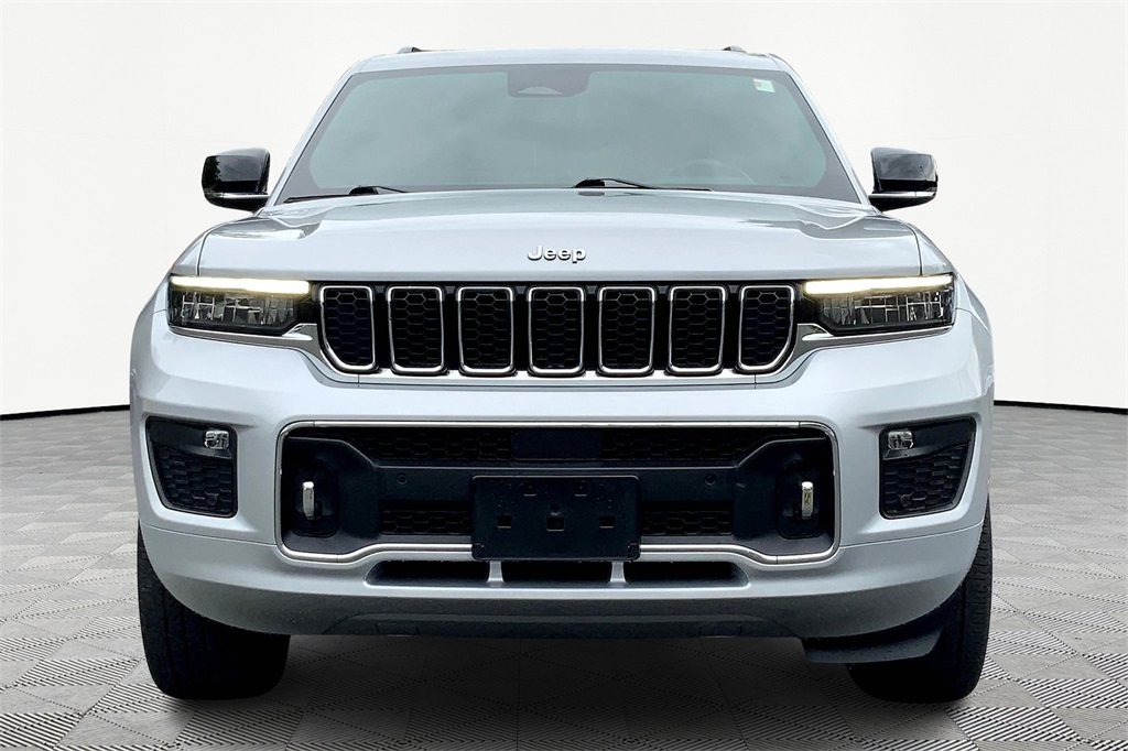 2022 Jeep Grand Cherokee Overland photo 2