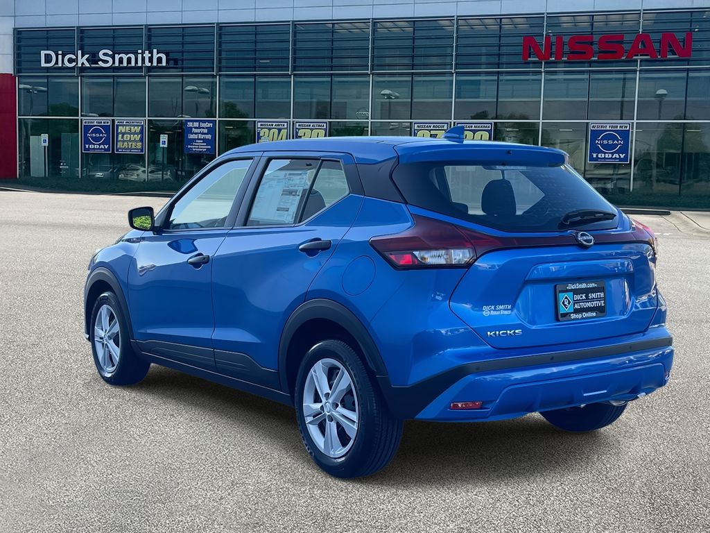 2025 Nissan Kicks Play S photo 4