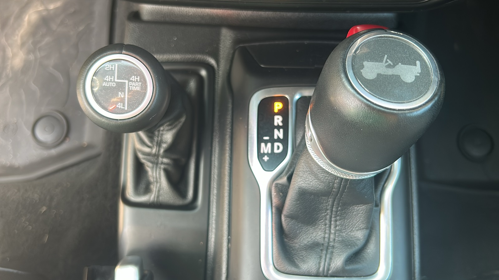 2023 Jeep Wrangler Sahara Altitude photo 27