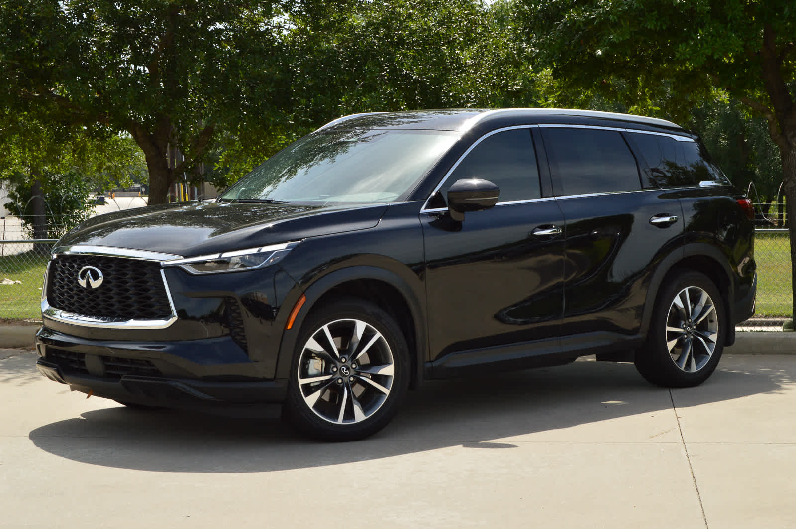 2025 INFINITI QX60 LUXE