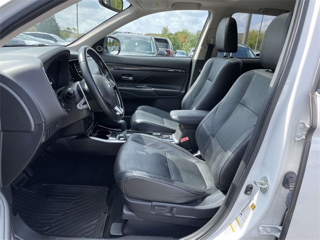 2017 Mitsubishi Outlander GT photo 11