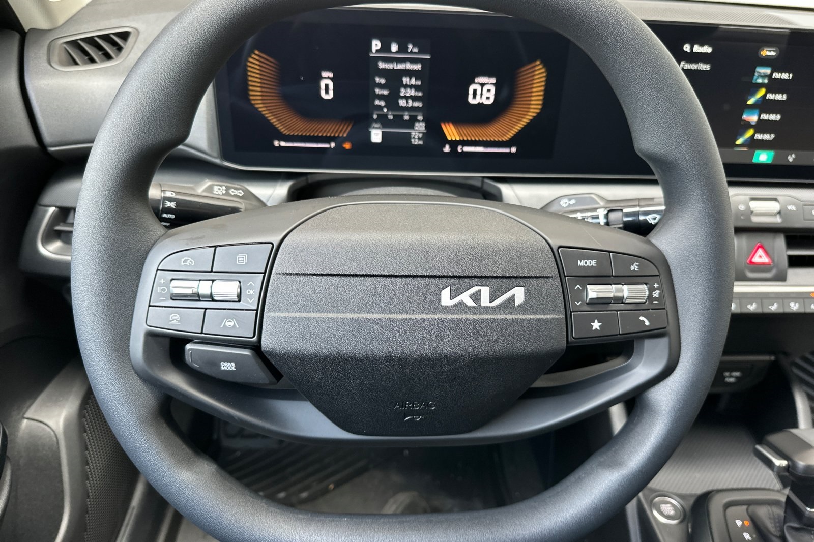 2025 Kia K4 LXS photo 17