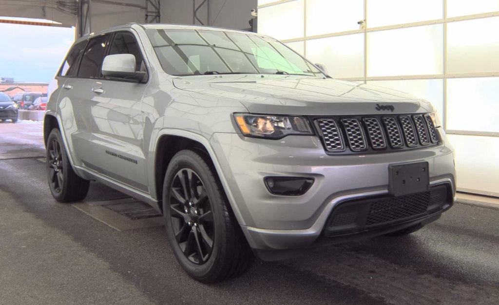 2017 Jeep Grand Cherokee Altitude's photo