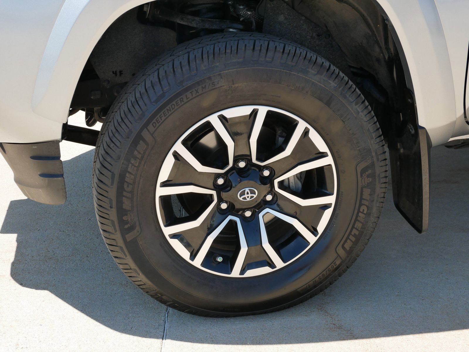 2023 Toyota Tacoma TRD Sport photo 9