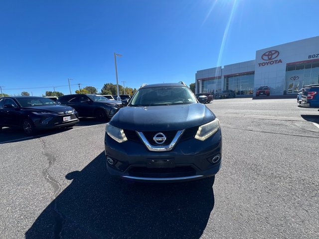 2015 Nissan Rogue SV photo 2