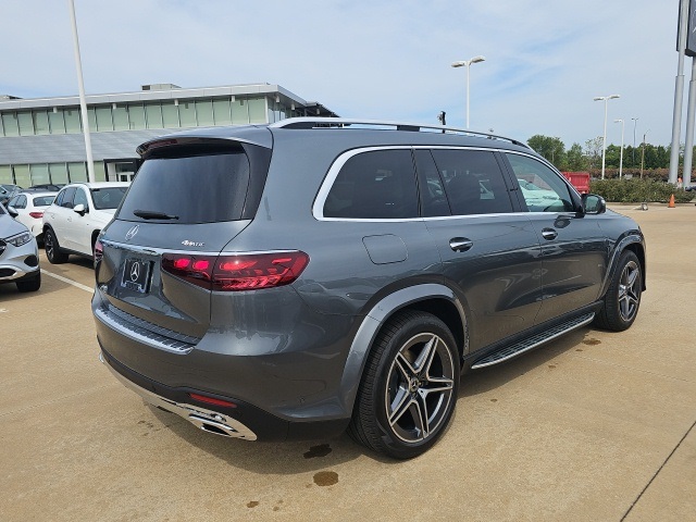 2026 Mercedes Benz GLS 450 4MATIC photo 3
