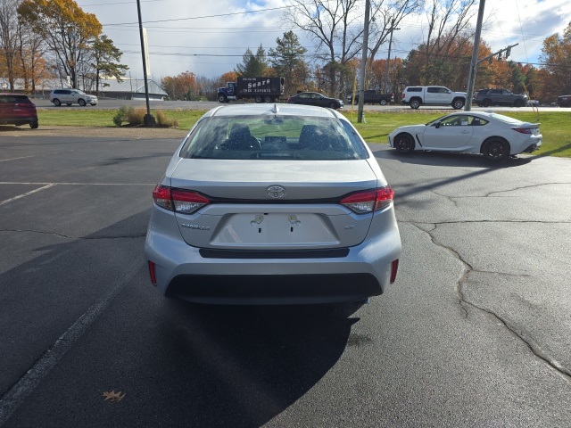 2026 Toyota Corolla LE photo 4