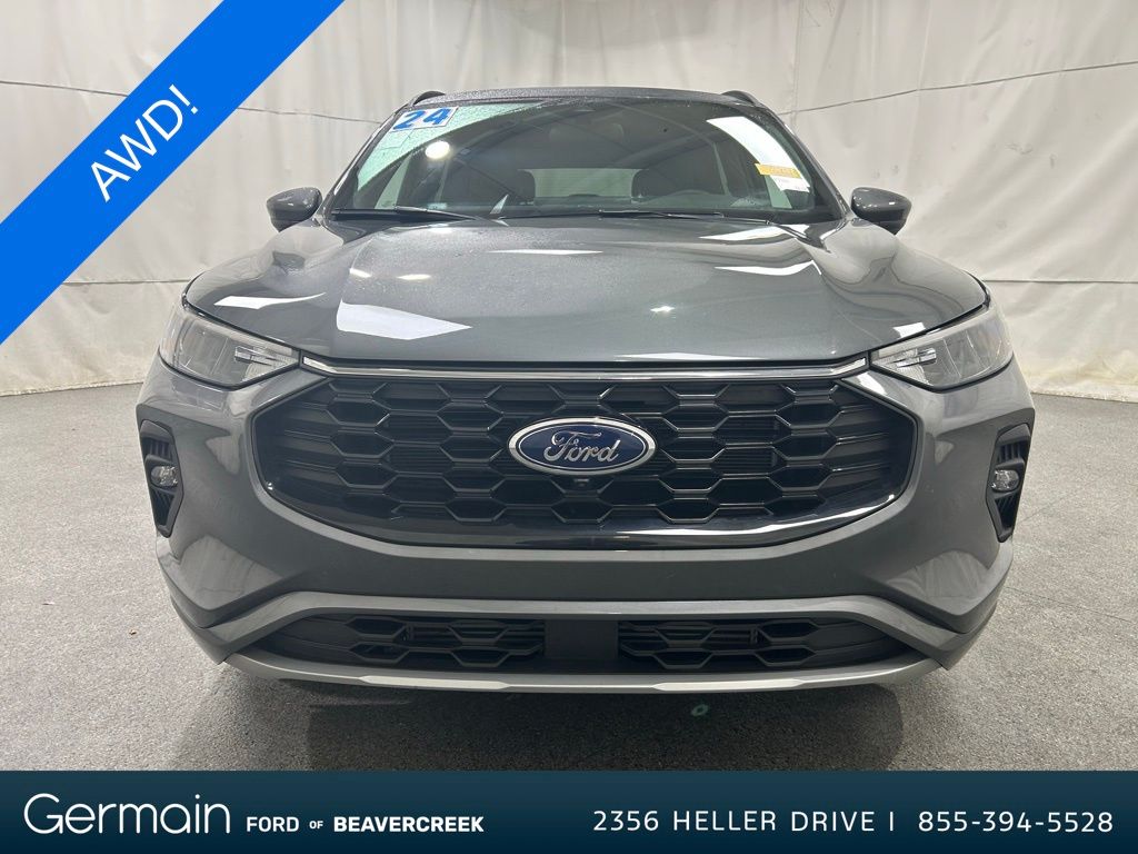 2023 Ford Escape ST-Line Select photo 2