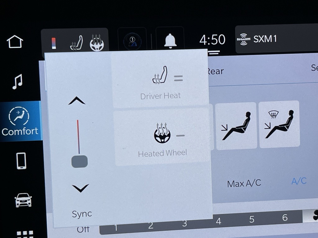 2023 Chrysler Voyager LX photo 4